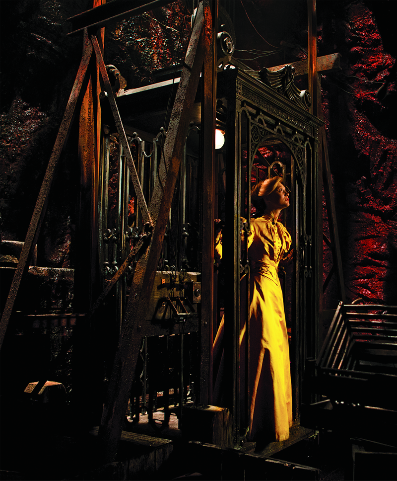 Illustration for article titled Bask In The Gothic Glory Of This Amazing First Look At Crimson Peak: The Art Of Darkness